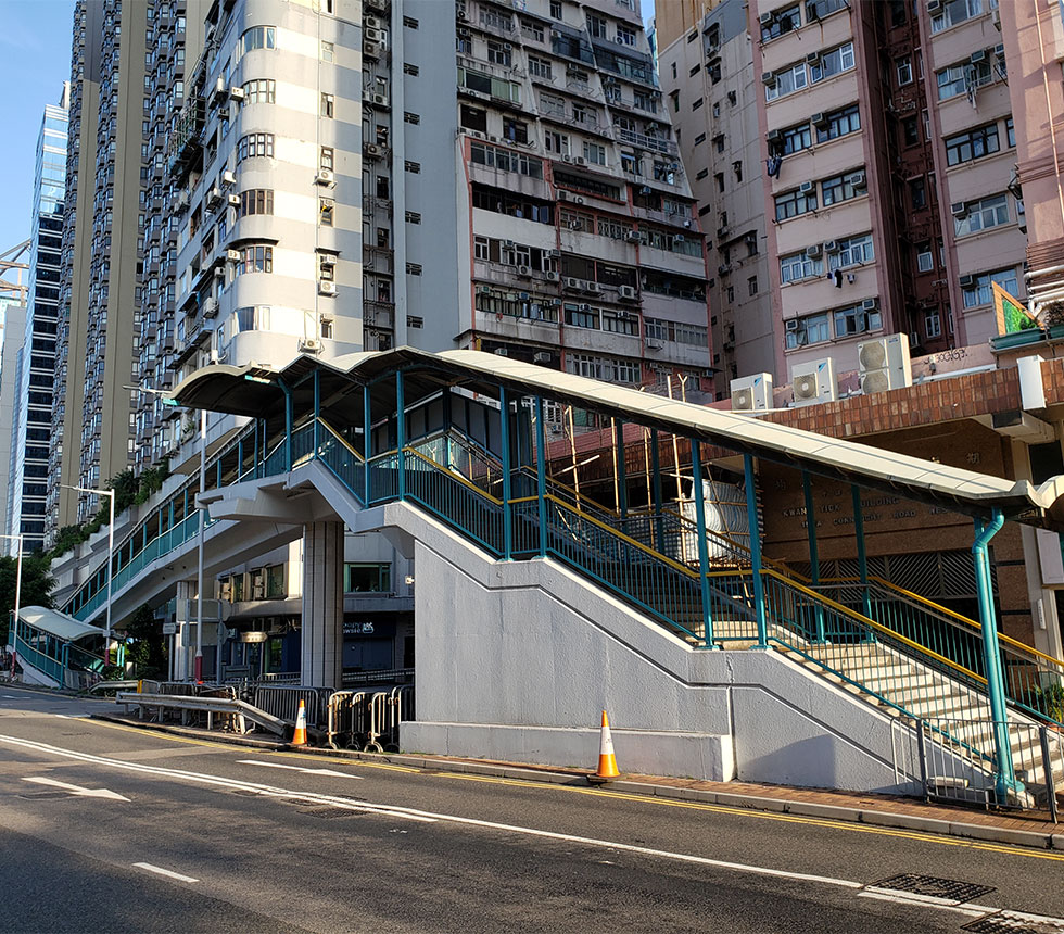 The Footbridge to Nowhere, Transport and Walkability
